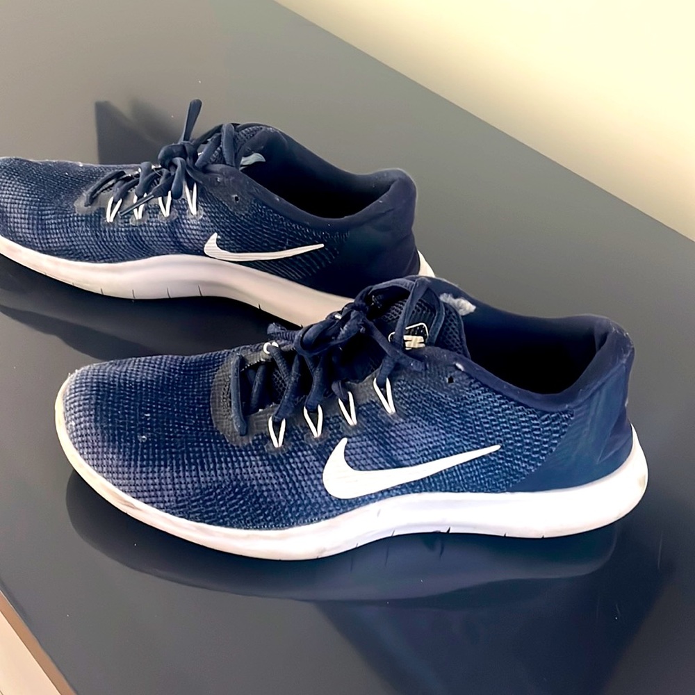 Nike sneakers size 9.5 blue